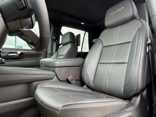 Used 2025 Chevrolet Tahoe High Country image 16