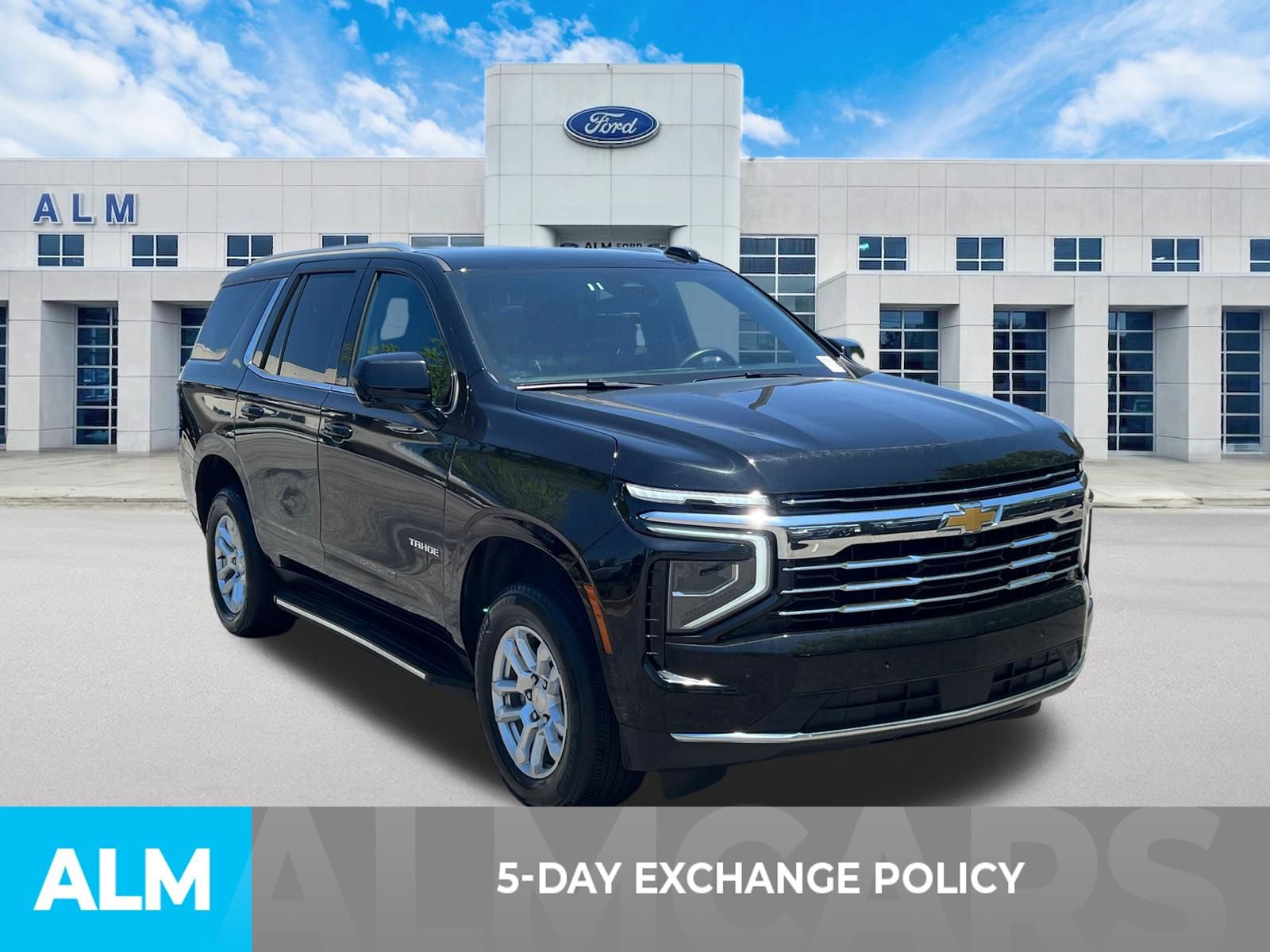Used 2025 Chevrolet Tahoe LT AWD/4WD image 3