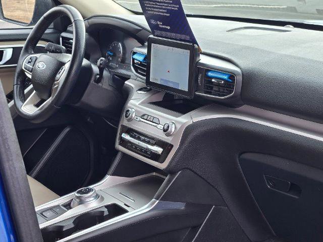 Certified 2023 Ford Explorer XLT w/ Equipment Group 202A image 9