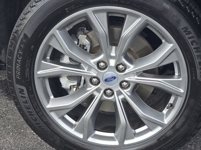 Certified 2023 Ford Explorer XLT w/ Equipment Group 202A AWD/4WD image 8