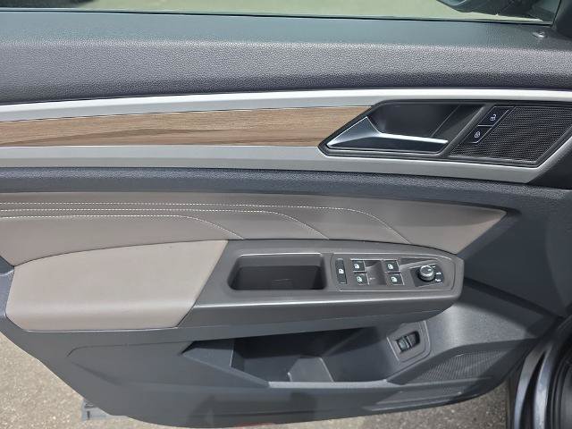 Used 2022 Volkswagen Atlas SEL AWD/4WD image 16