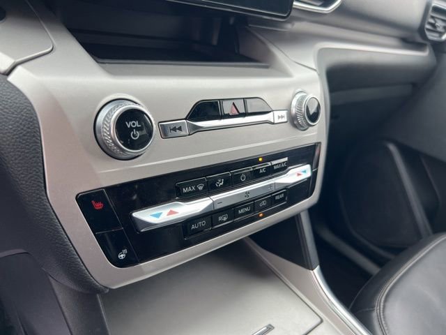 Certified 2022 Ford Explorer XLT w/ Equipment Group 202A image 16