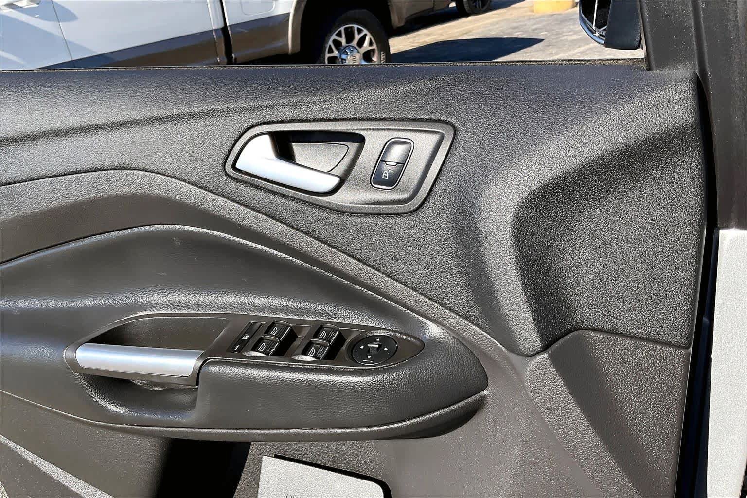 Certified 2019 Ford Escape SEL FWD image 32