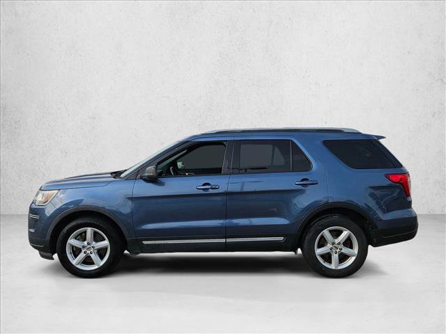 Certified 2018 Ford Explorer XLT FWD image 9