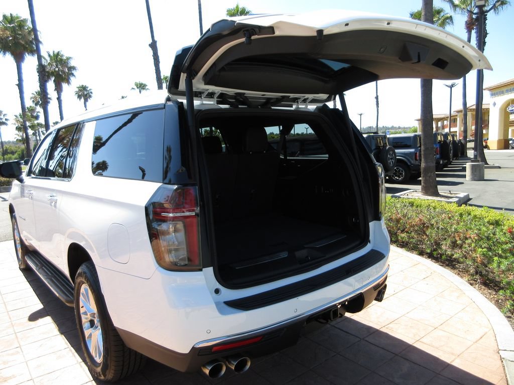 Used 2023 Chevrolet Suburban Premier AWD/4WD image 27