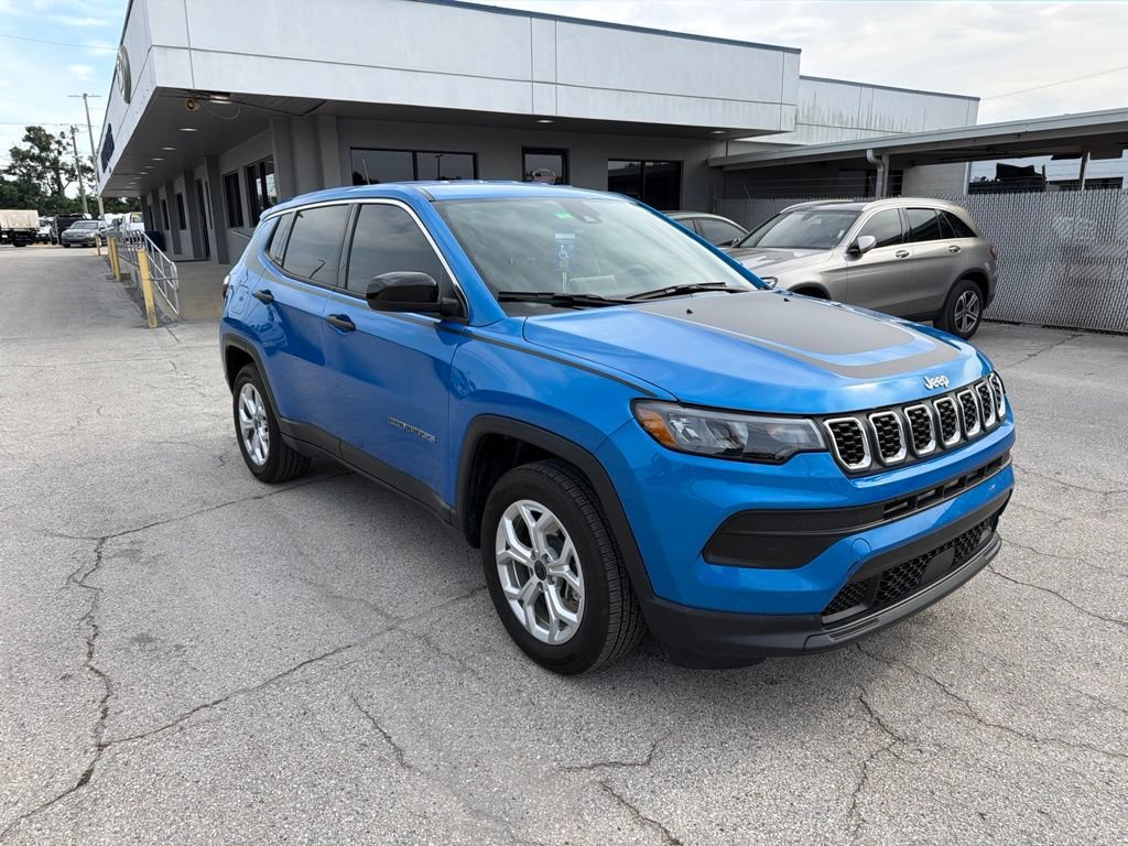 Used 2025 Jeep Compass Sport w/ Mopar Graphics Package AWD/4WD video 1