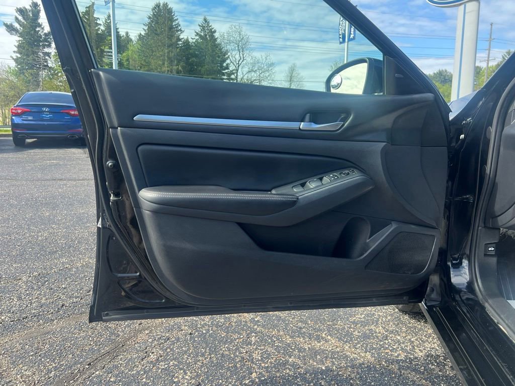 Used 2022 Nissan Altima 2.5 SV FWD image 10