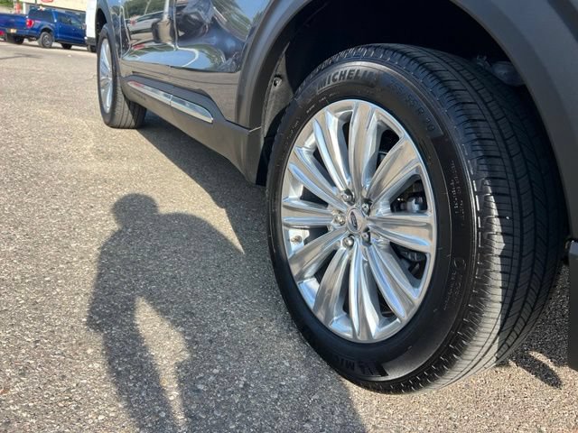Certified 2024 Ford Explorer Limited w/ Limited Technology Package AWD/4WD image 28