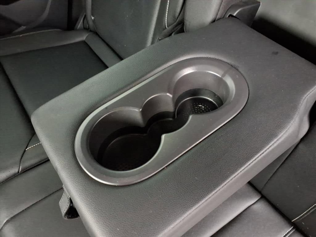 Used 2020 Volkswagen Atlas Cross Sport SE w/ Towing Package image 30