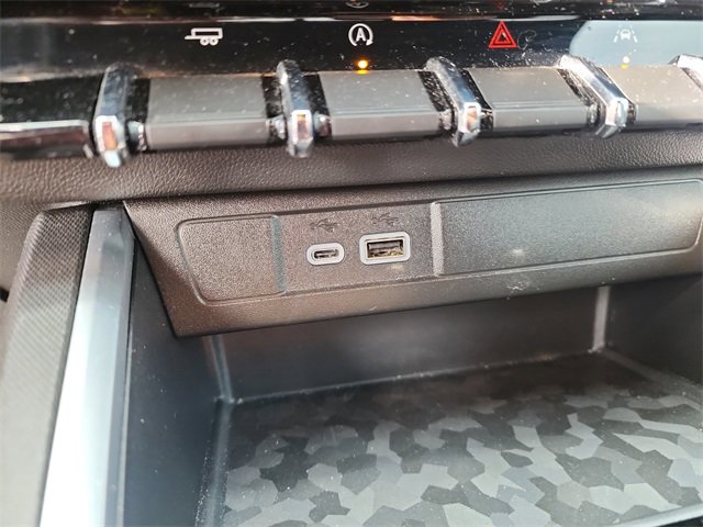 Used 2024 Chevrolet Colorado LT w/ LT Convenience Package image 20