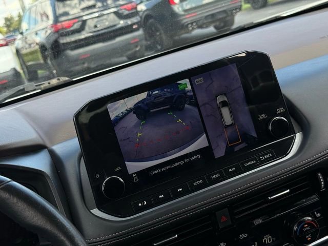 Used 2023 Nissan Rogue Platinum w/ Platinum Premium Package image 16