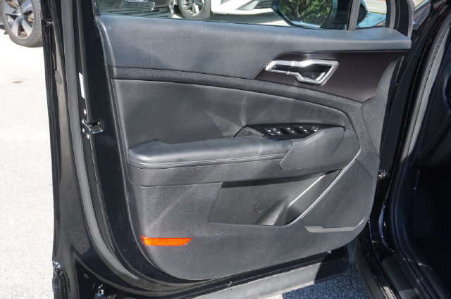 Used 2025 Kia Sportage EX w/ Premium Package FWD image 20