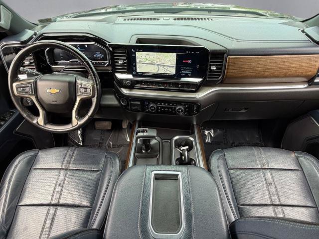 Used 2022 Chevrolet Silverado 1500 High Country w/ High Country Premium Package AWD/4WD image 3
