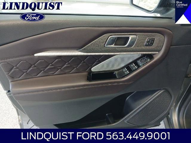Certified 2025 Ford Explorer Platinum w/ Ultimate Package AWD/4WD image 13