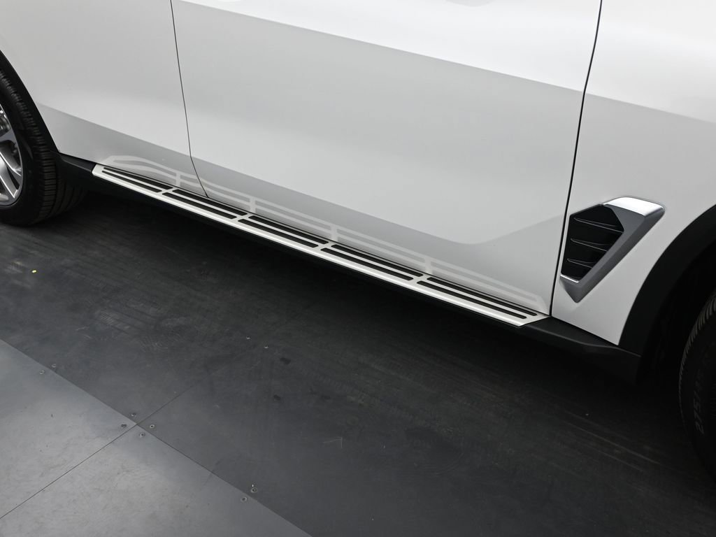 Used 2025 BMW X5 xDrive50e image 24