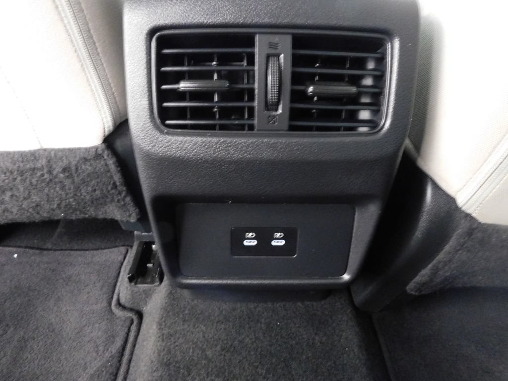 Used 2025 Nissan Rogue SV AWD/4WD image 41
