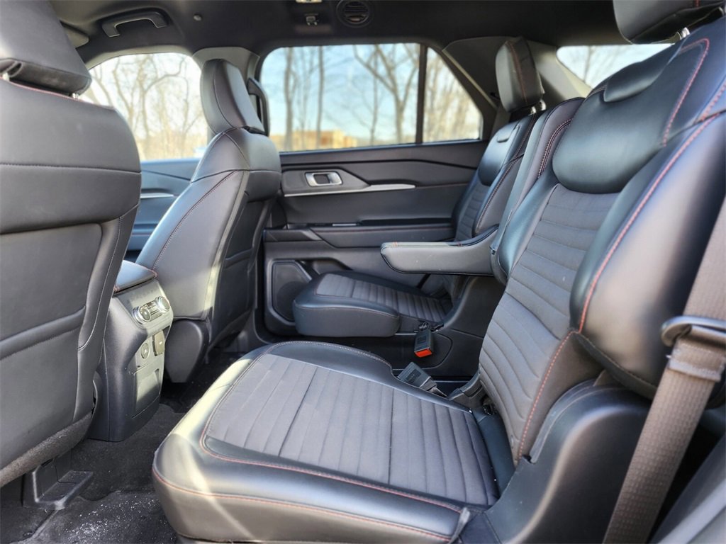 Certified 2025 Ford Explorer ST-Line image 16