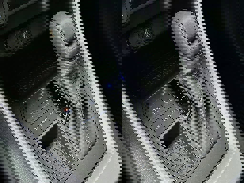 Used 2025 Toyota RAV4 XLE w/ Convenience Package image 19