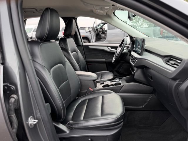 Certified 2025 Ford Escape Platinum AWD/4WD image 14