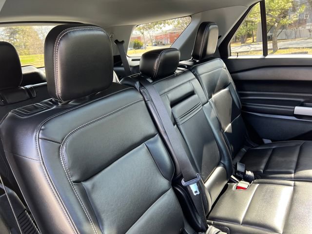 Certified 2022 Ford Explorer XLT w/ Equipment Group 202A image 33