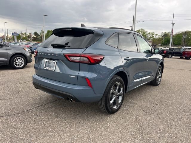 Certified 2024 Ford Escape ST-Line w/ Tech Pack #1 AWD/4WD image 5