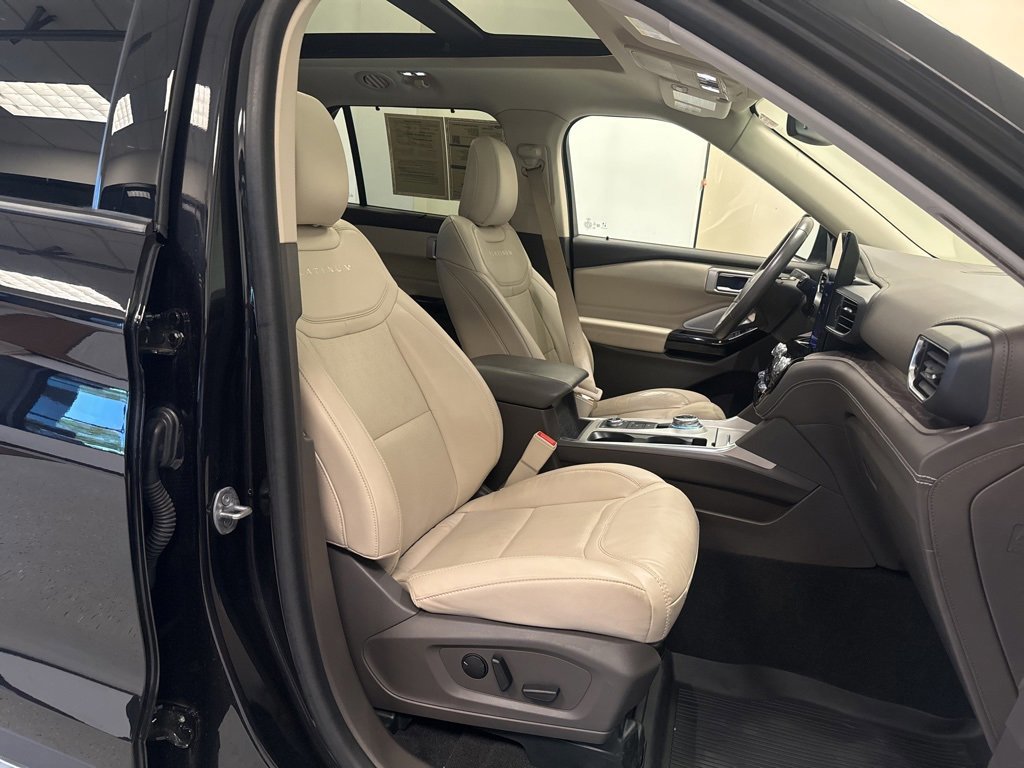 Certified 2024 Ford Explorer Platinum w/ Technology Package image 47