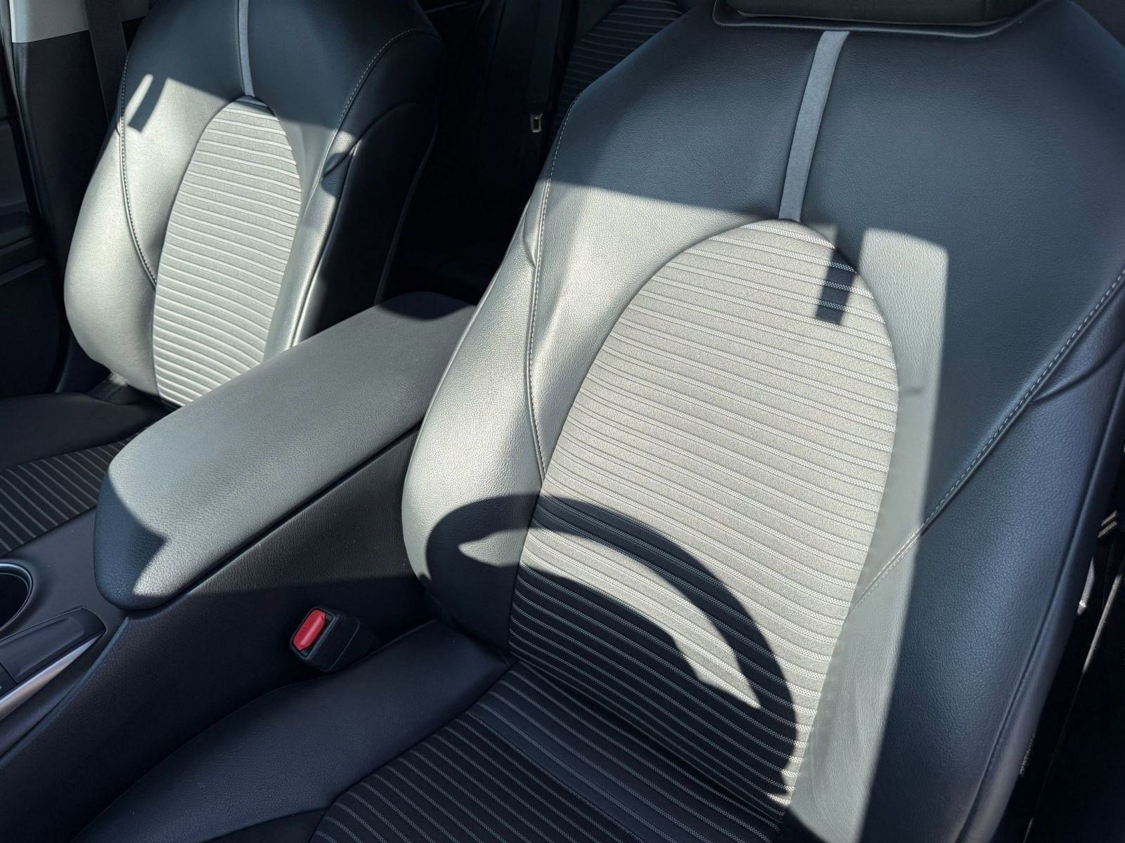 Used 2023 Toyota Camry SE image 21