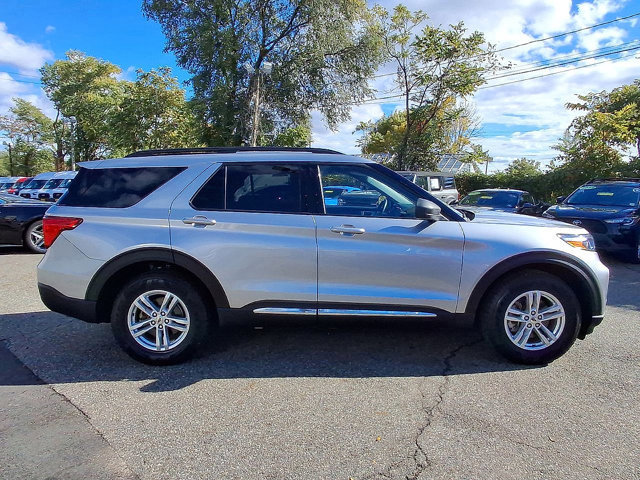 Certified 2022 Ford Explorer XLT w/ Equipment Group 202A image 6