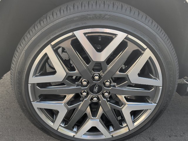 Certified 2025 Ford Expedition Max Platinum w/ Platinum Ultimate Package AWD/4WD image 12