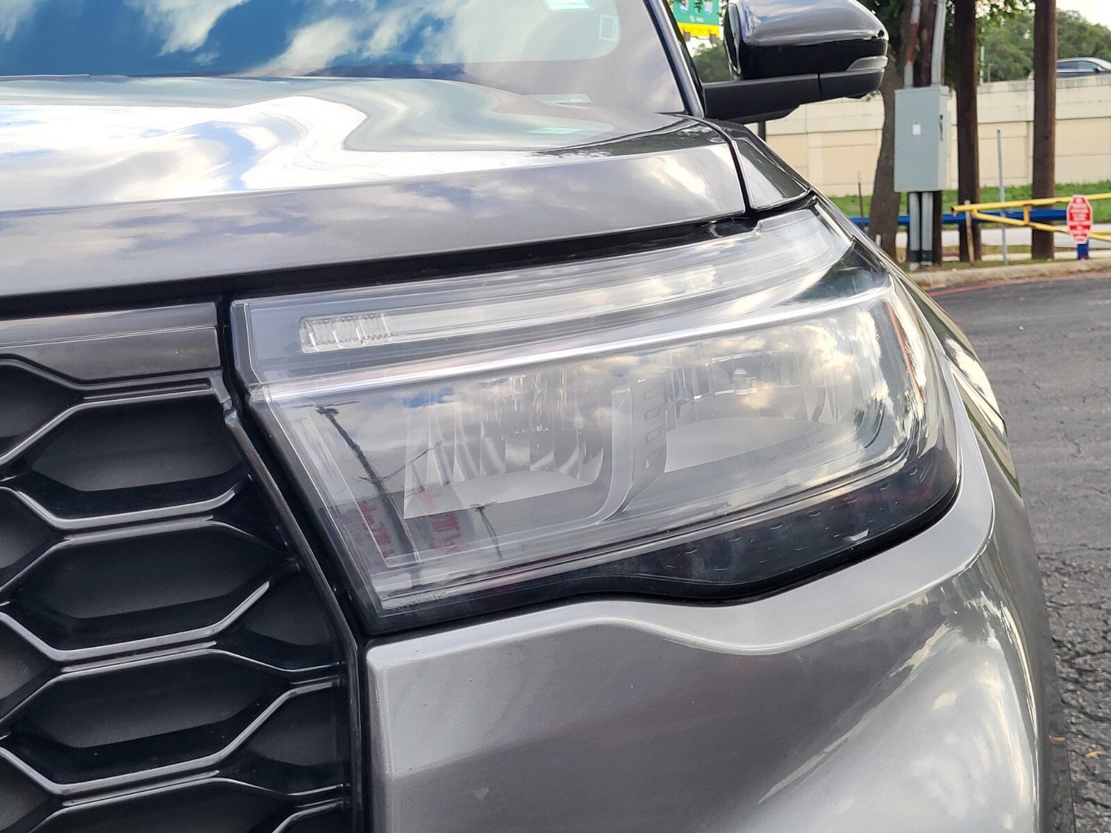 Certified 2025 Ford Explorer ST-Line w/ ST-Line Street Pack AWD/4WD image 11