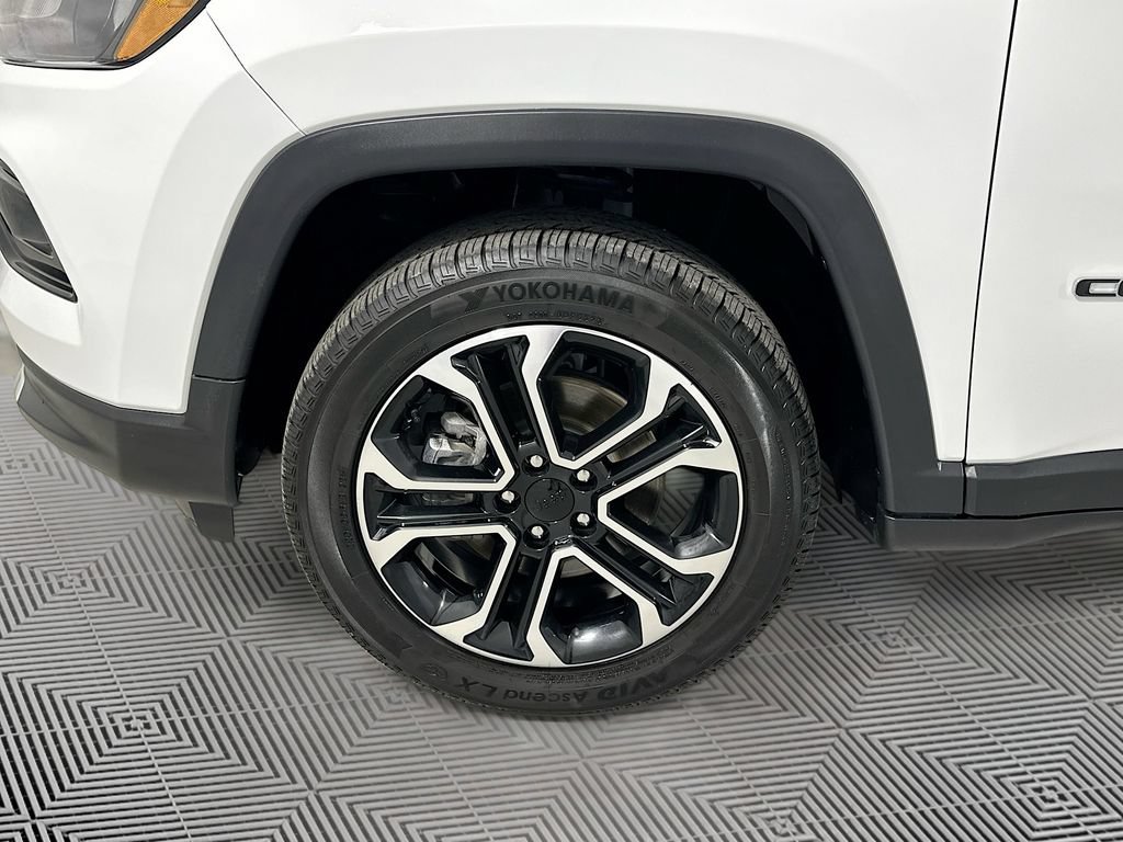 Used 2022 Jeep Compass Limited w/ Sun and Sound Group AWD/4WD image 18