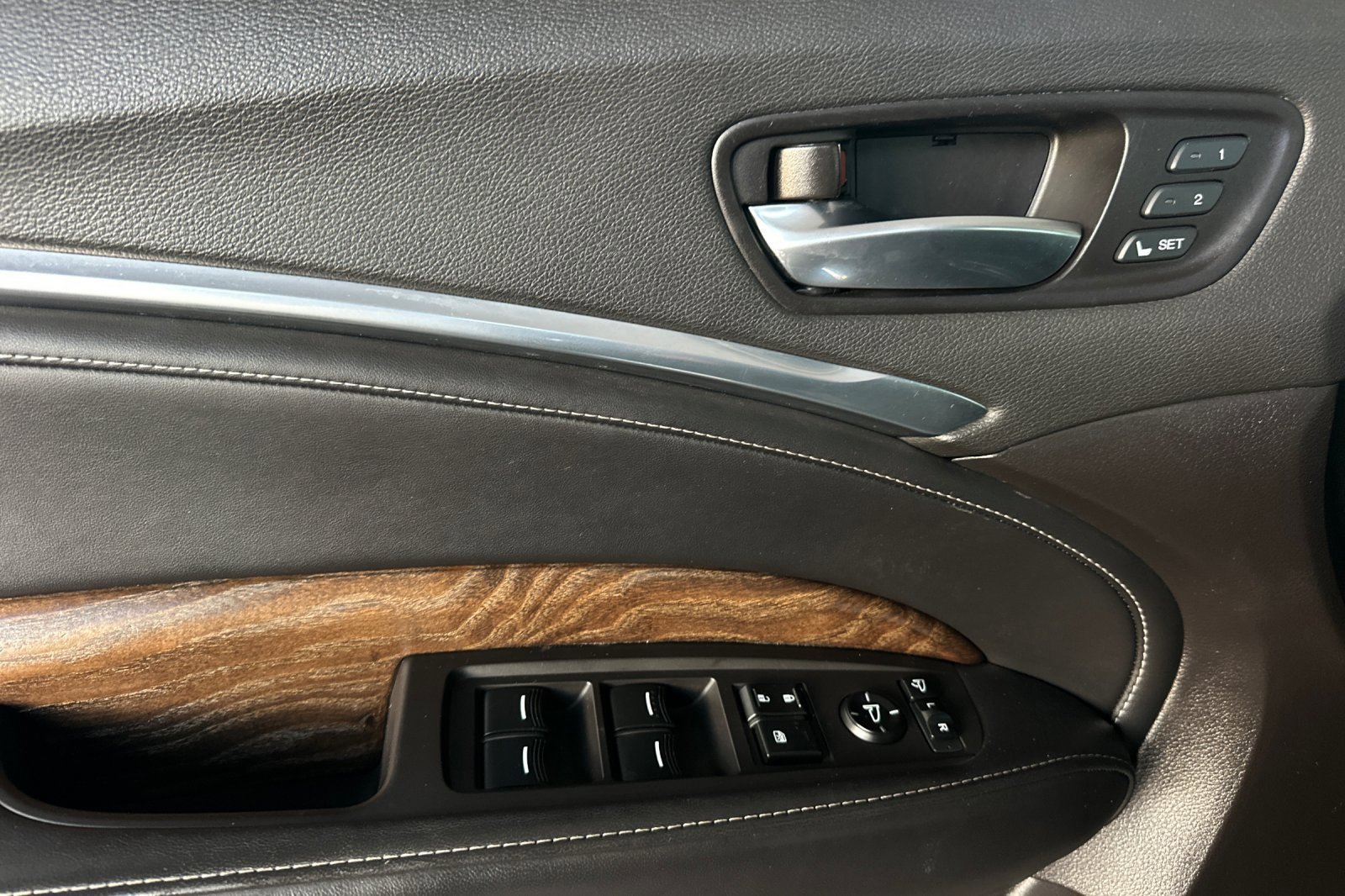 Used 2020 Acura MDX FWD w/ Advance Package image 10