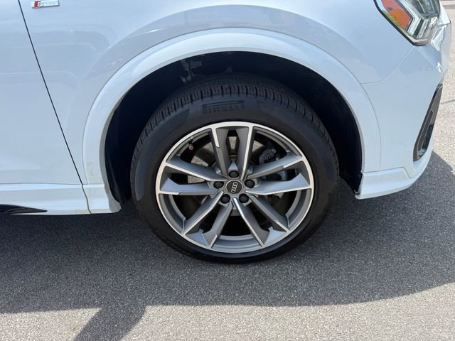 Used 2022 Audi Q3 2.0T Premium Plus AWD/4WD image 16