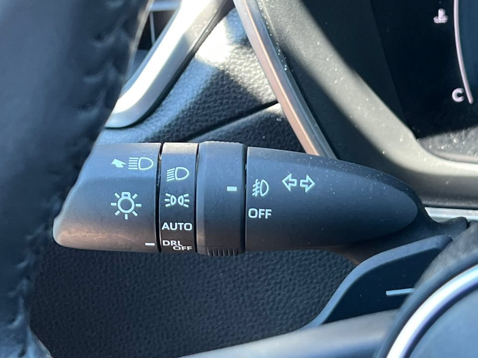 Used 2023 Toyota Corolla Cross AWD Hybrid image 15
