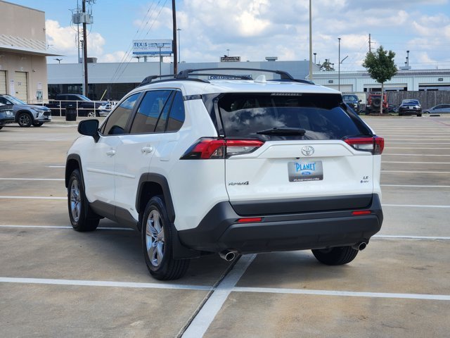 Used 2025 Toyota RAV4 LE AWD/4WD image 7