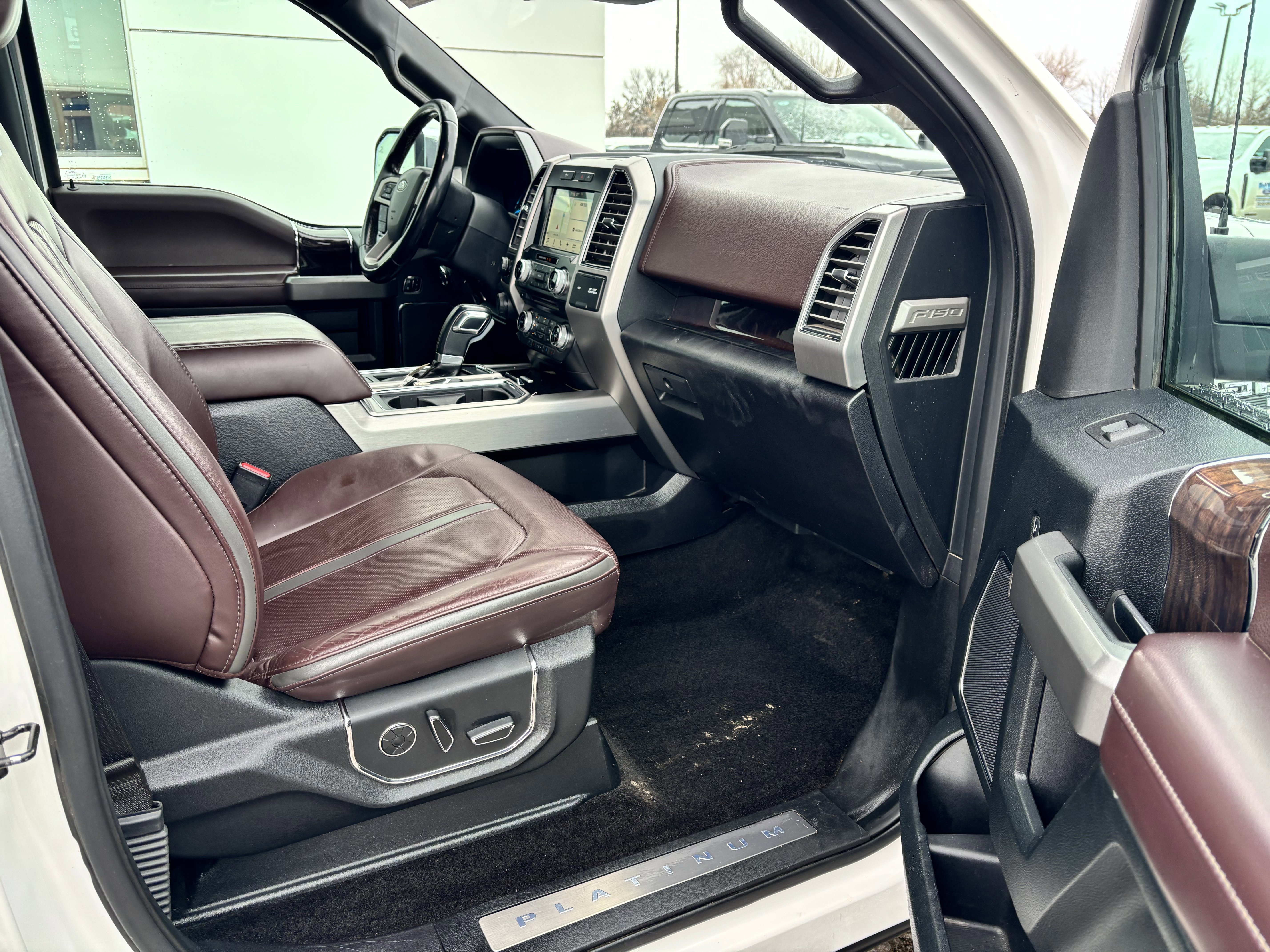 Certified 2017 Ford F150 Platinum w/ Equipment Group 701A Luxury image 19