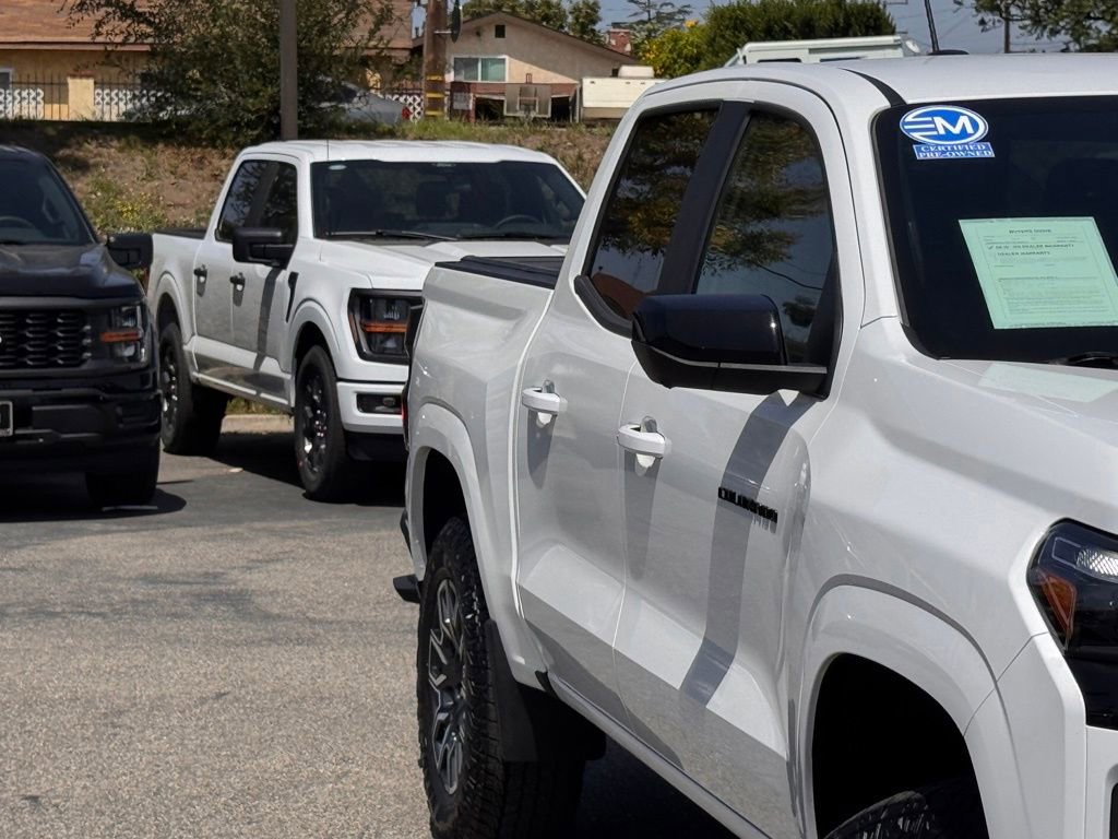 Used 2024 Chevrolet Colorado Z71 w/ Z71 Convenience Package 2 image 5
