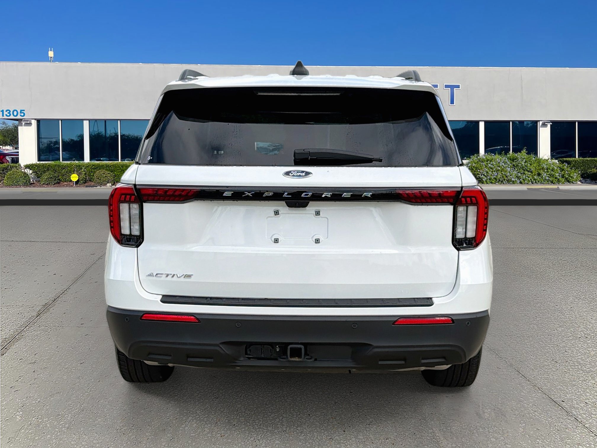 Certified 2025 Ford Explorer Active RWD image 6