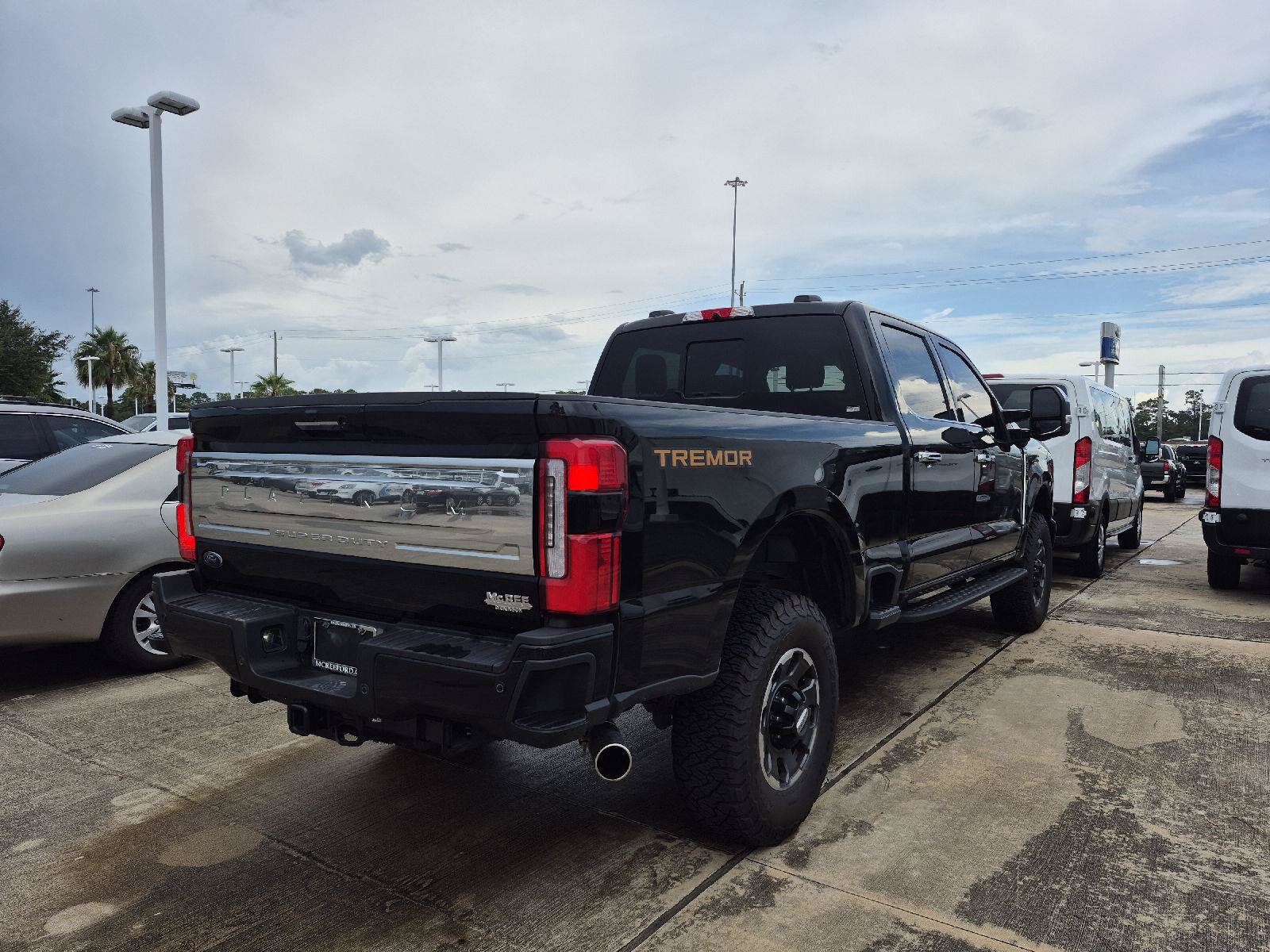 Certified 2024 Ford F250 Platinum w/ Tremor Off-Road Package AWD/4WD image 3