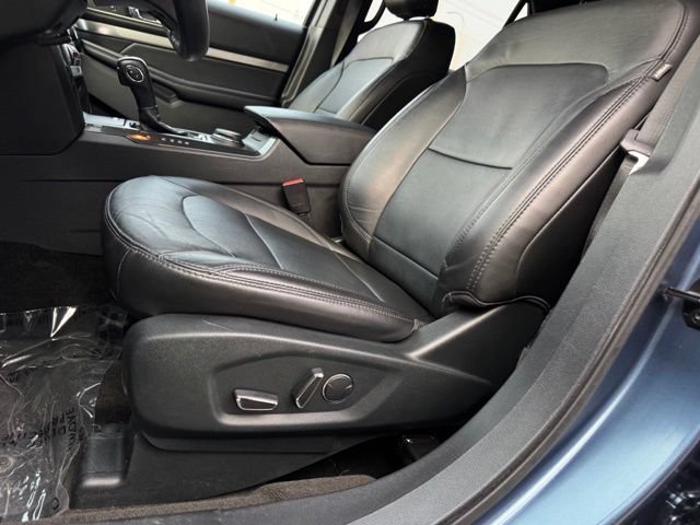 Certified 2018 Ford Explorer XLT w/ Equipment Group 202A AWD/4WD image 6