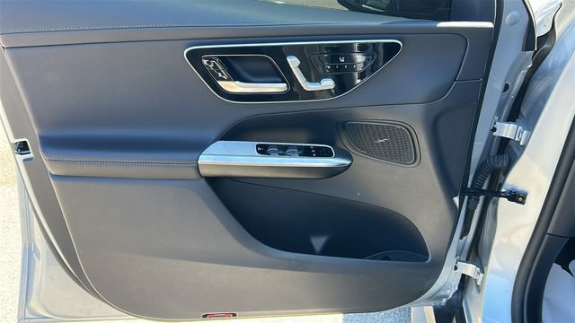 Used 2024 Mercedes-Benz GLC 300 4MATIC image 16