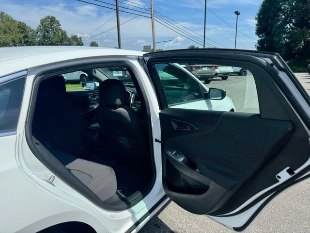 Used 2020 Chevrolet Malibu RS w/ LPO, Convenience Package 1 FWD image 16