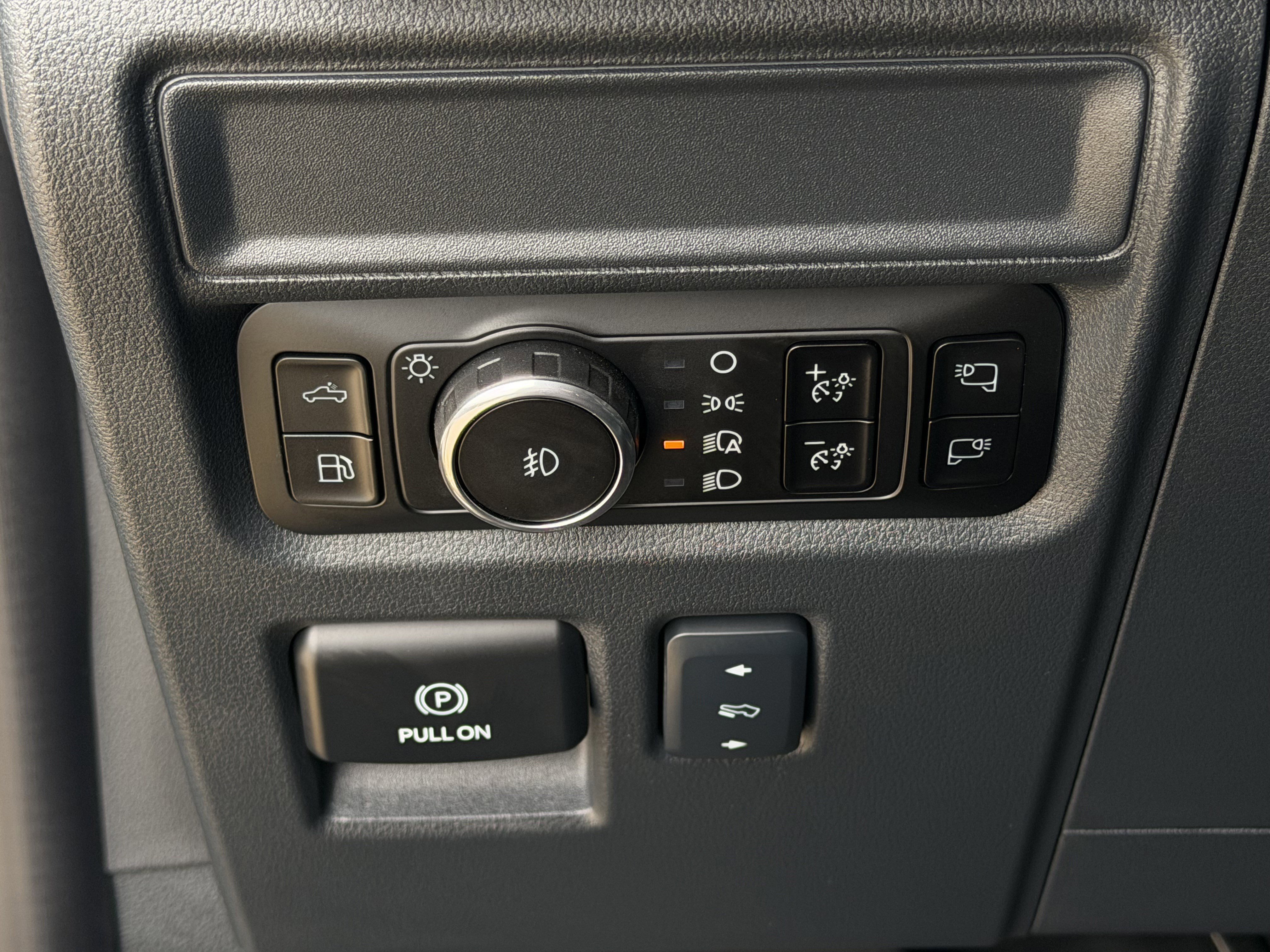 Certified 2025 Ford F150 Lariat w/ Equipment Group 502A High AWD/4WD image 32