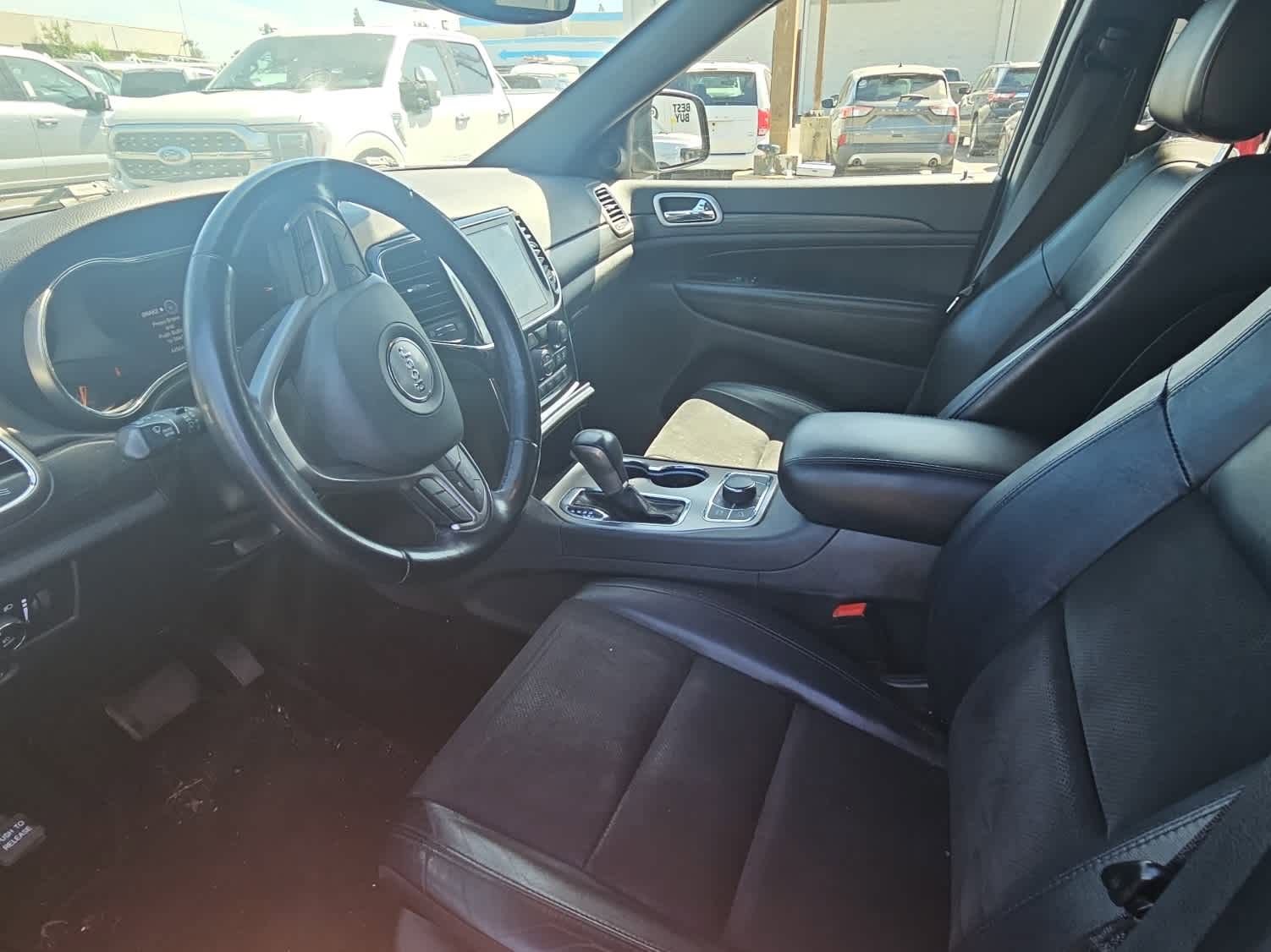Used 2022 Jeep Grand Cherokee Laredo X AWD/4WD image 14