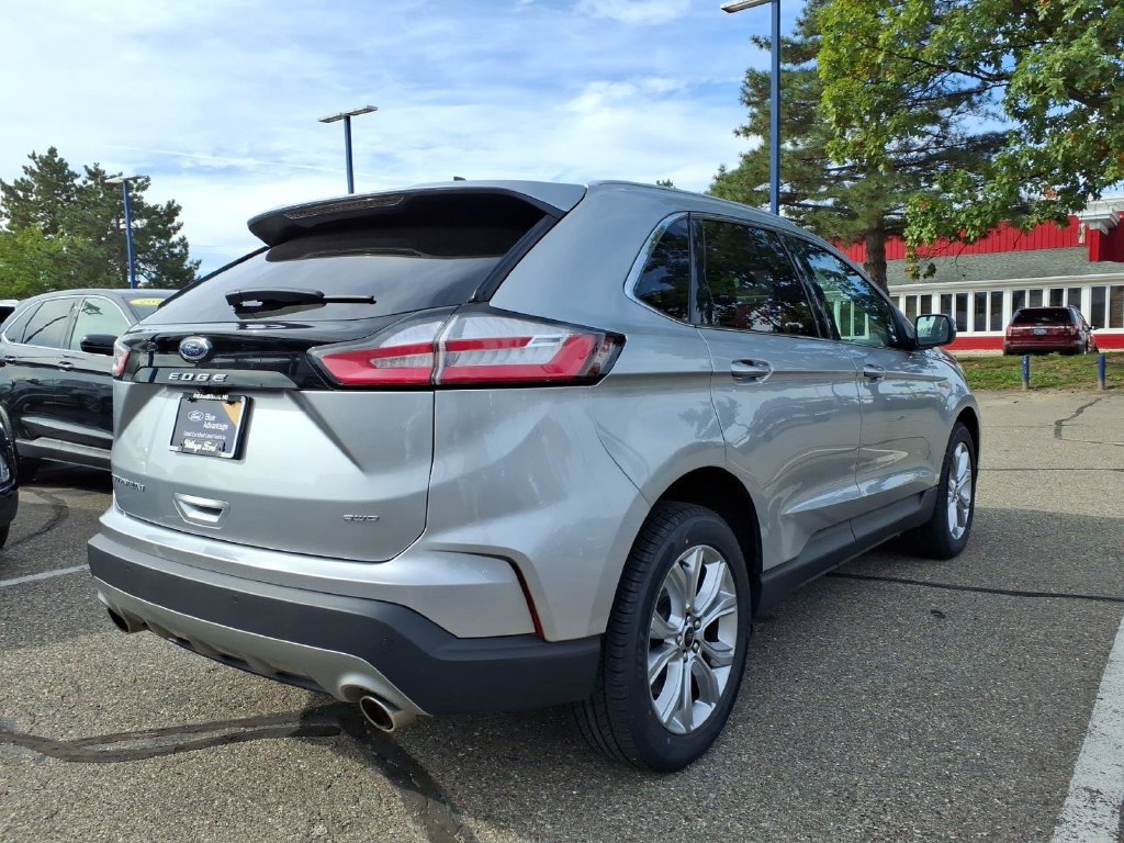Certified 2024 Ford Edge Titanium AWD/4WD image 6