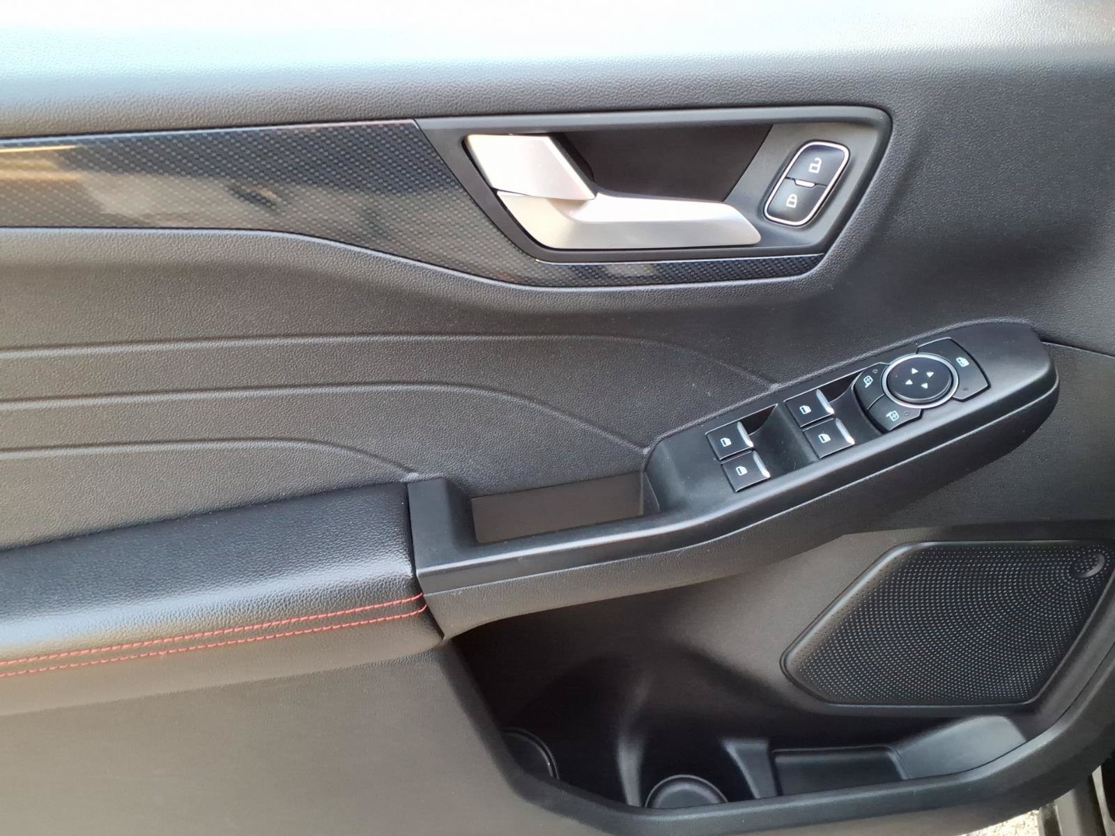 Certified 2025 Ford Escape ST-Line FWD image 8
