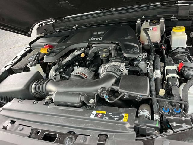 Used 2021 Jeep Gladiator Sport AWD/4WD image 13