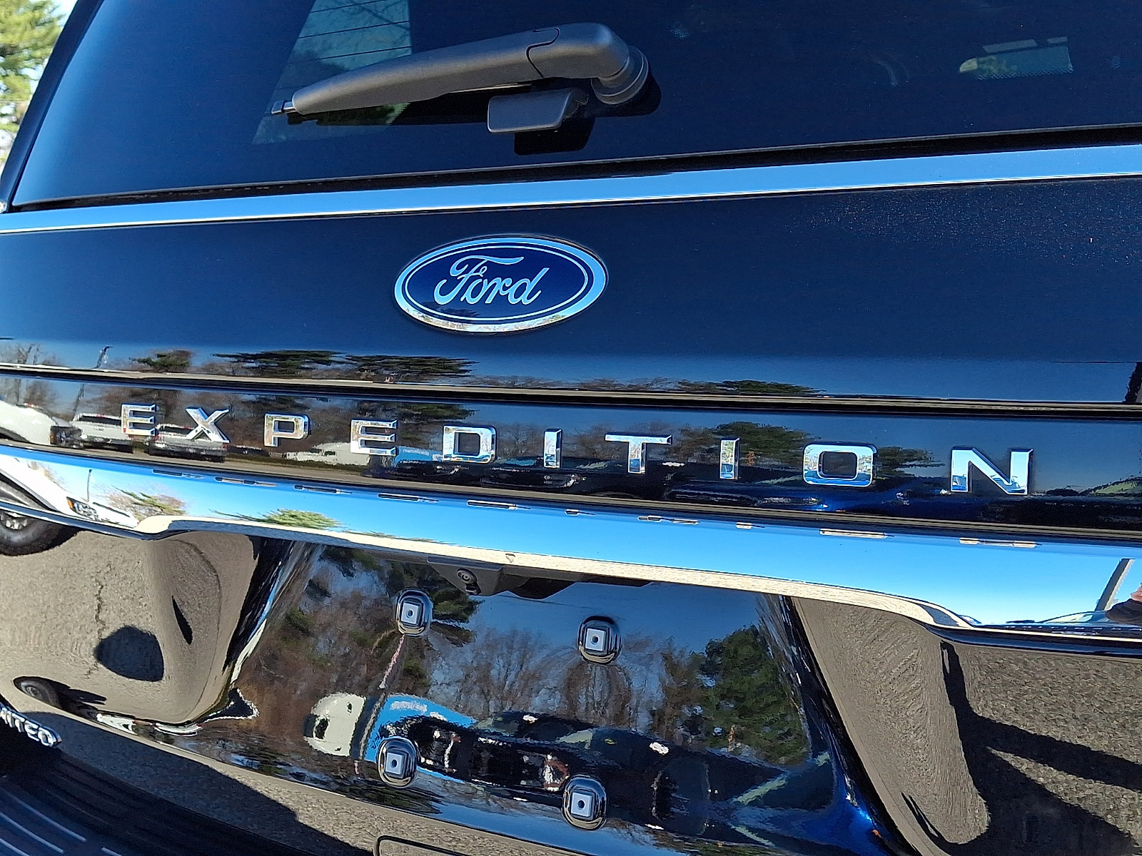 Certified 2024 Ford Expedition Limited image 35