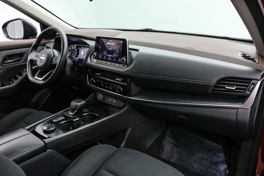 Used 2023 Nissan Rogue S image 21