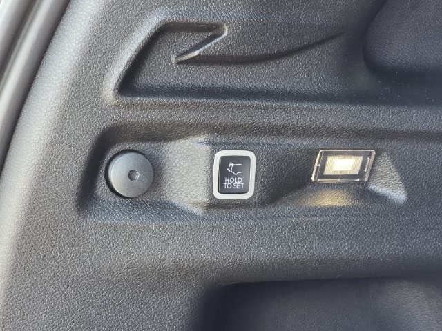 Used 2025 Jeep Grand Cherokee L Altitude AWD/4WD image 34